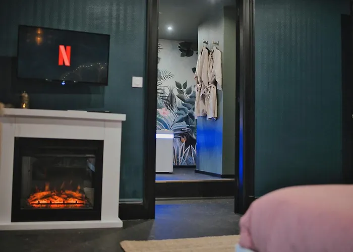 Apartment Colonial Insolite Hautdegamme Jacuzzi Privatif