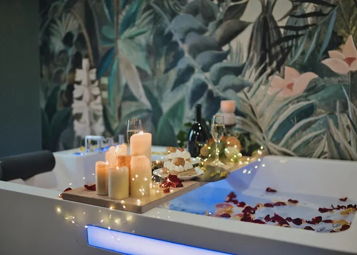 Apartment Colonial Insolite Hautdegamme Jacuzzi Privatif *